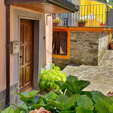 La Casetta Rosa Rocchetta di Vara Eksteriør billede